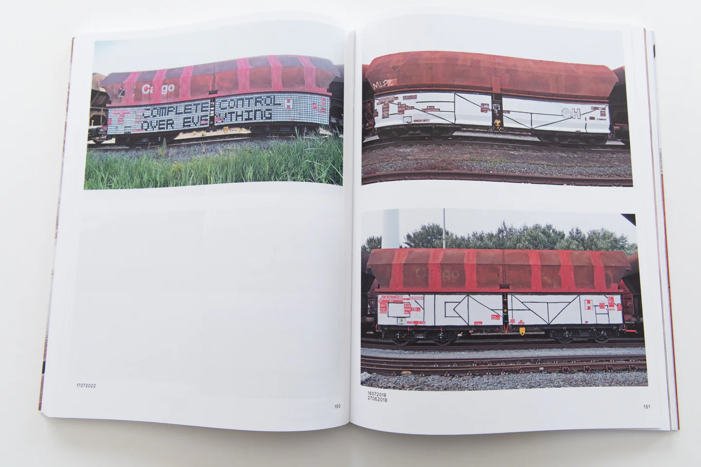 121/183 761 PHOTOS OF RED-BROWN STEEL FREIGHT WAGONS WITH A PAINTING ON THE SIDE - Image 2