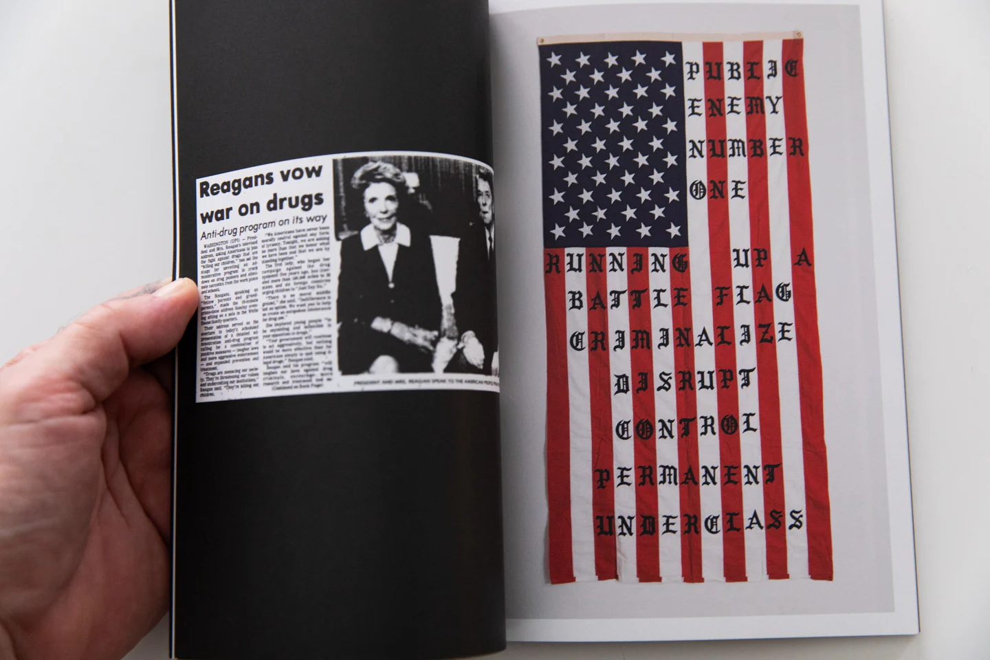 29 FLAGS - Image 3