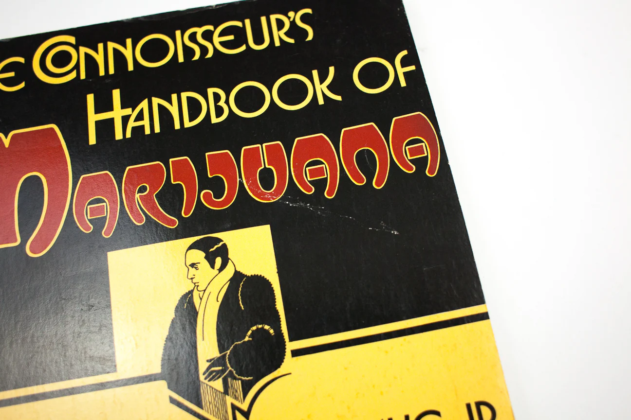 THE CONNOISSEUR'S HANDBOOK OF MARIJUANA - Image 11